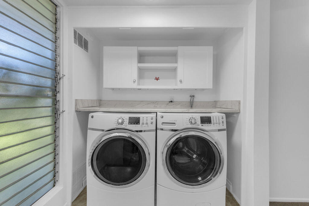 2033 Ramon Road, Unit 7A Palm Springs, CA 92264 - Photo 17 of 21 Laundry