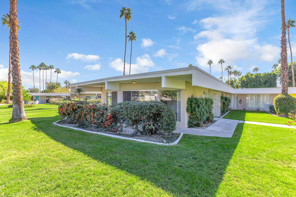 2033 Ramon Road, Unit 7A Palm Springs, CA 92264 - Photo 18 of 21 Front exterior