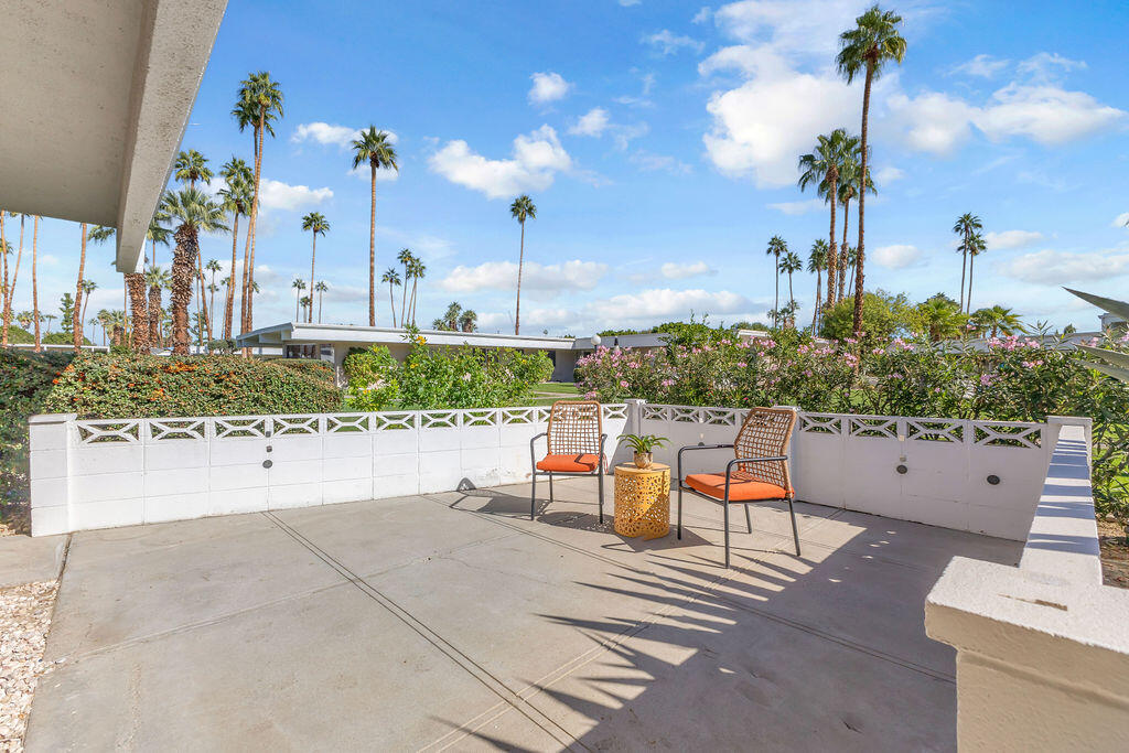 2033 Ramon Road, Unit 7A Palm Springs, CA 92264 - Photo 4 of 21 Patio