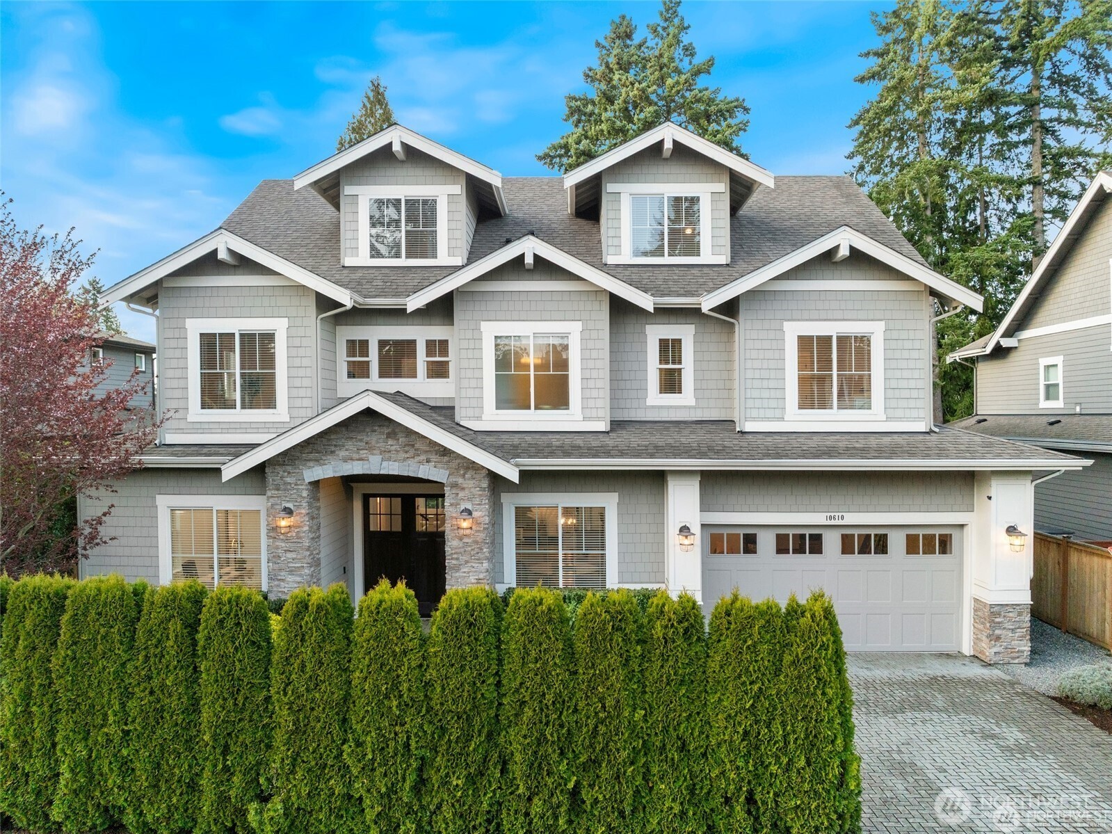10610 Northeast 28th Street Bellevue, WA 98004 - Photo 2 of 35