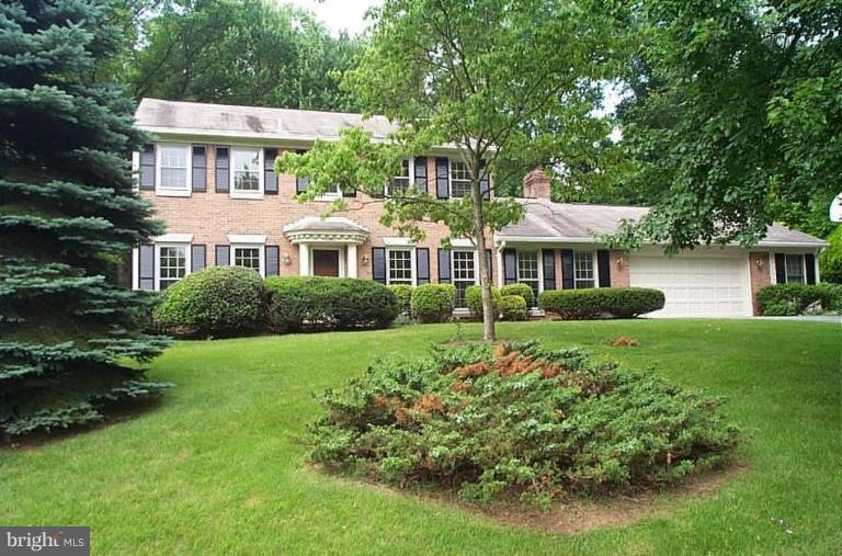 9040 Rouen Lane Potomac, MD 20854 - Photo 1 of 17 Great .4 acre lot
