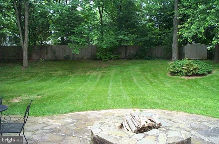 9040 Rouen Lane Potomac, MD 20854 - Photo 4 of 17 Exterior #2