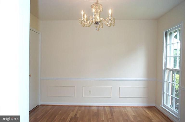 9040 Rouen Lane Potomac, MD 20854 - Photo 8 of 17 Dining Room