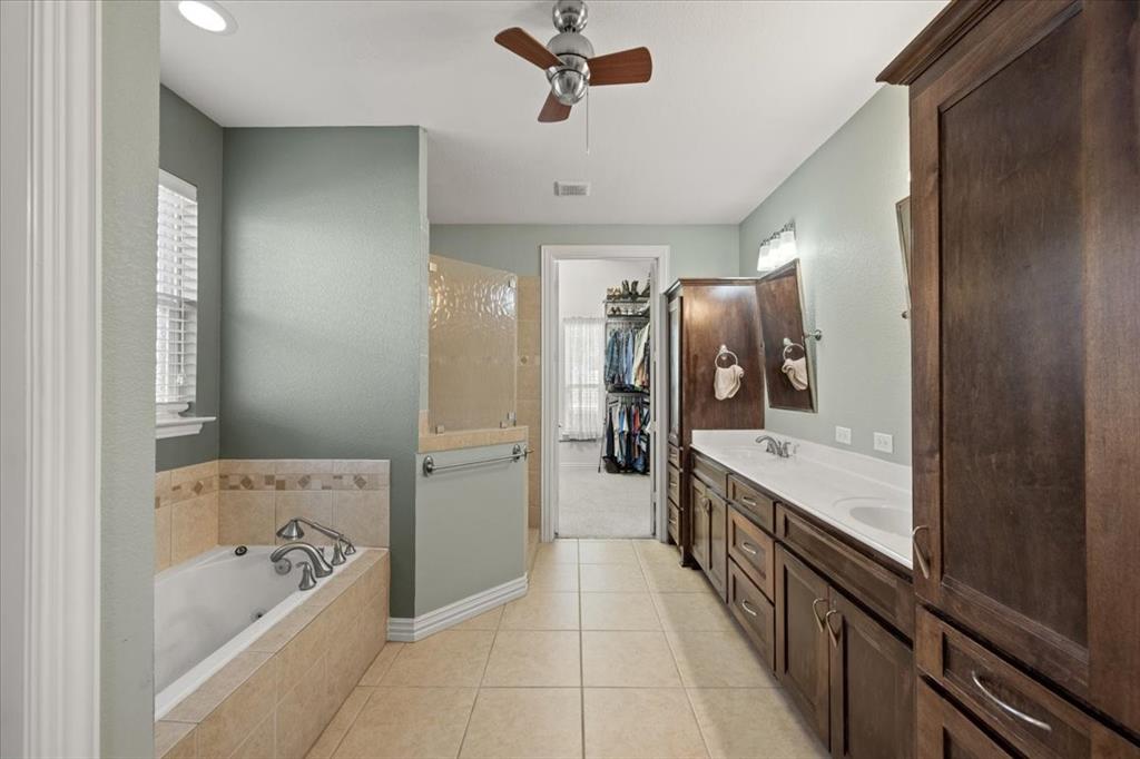 7613 Eagle Ridge Circle Fort Worth, TX 76179 - Photo 21 of 40 Primary Bathroom