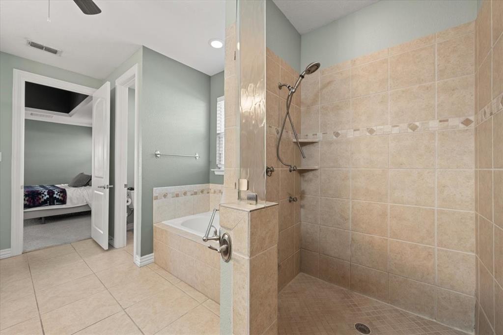 7613 Eagle Ridge Circle Fort Worth, TX 76179 - Photo 24 of 40 Primary Bathroom