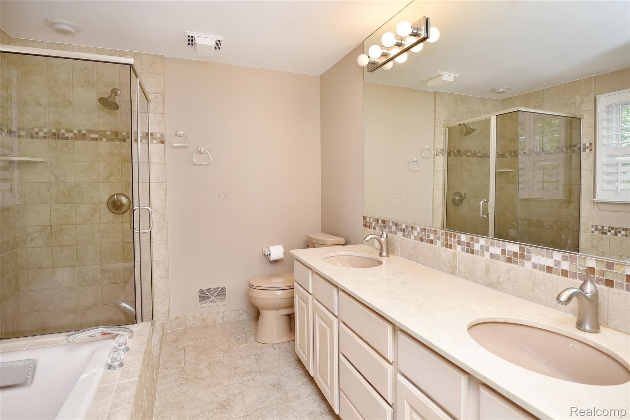 2433 Wembly Lane Troy, MI 48084 - Photo 22 of 36 2433 Wembly_22.JPG