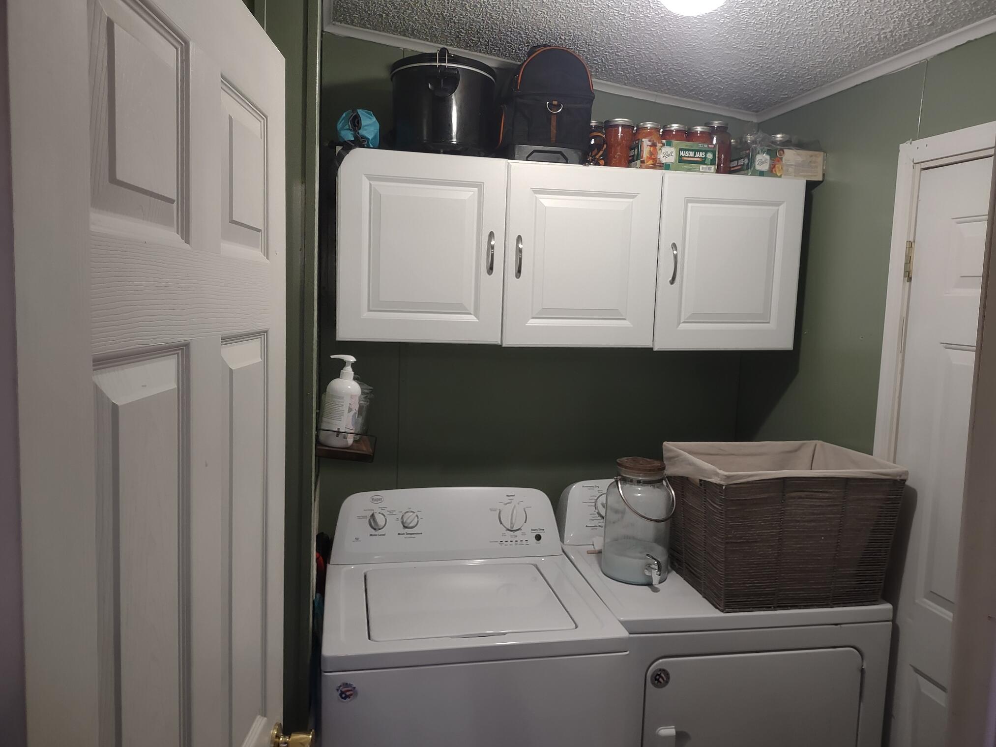 539 Craig Woods Road New Castle, VA 24127 - Photo 23 of 29 CWlaundry