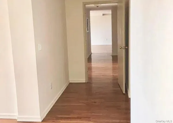 $2,600 | 12 Brooklyn Avenue, Unit 406, Valley Stream, NY 11581