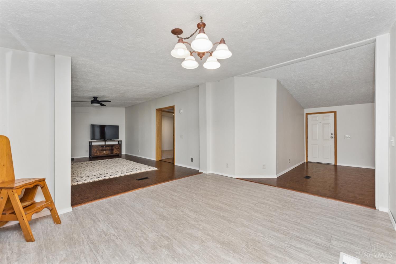 12276 Butters Road Hillsboro, OH 45133 - Photo 9 of 46