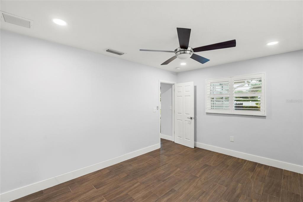 3405 South Lockwood Ridge Road Sarasota, FL 34239 - Photo 23 of 43