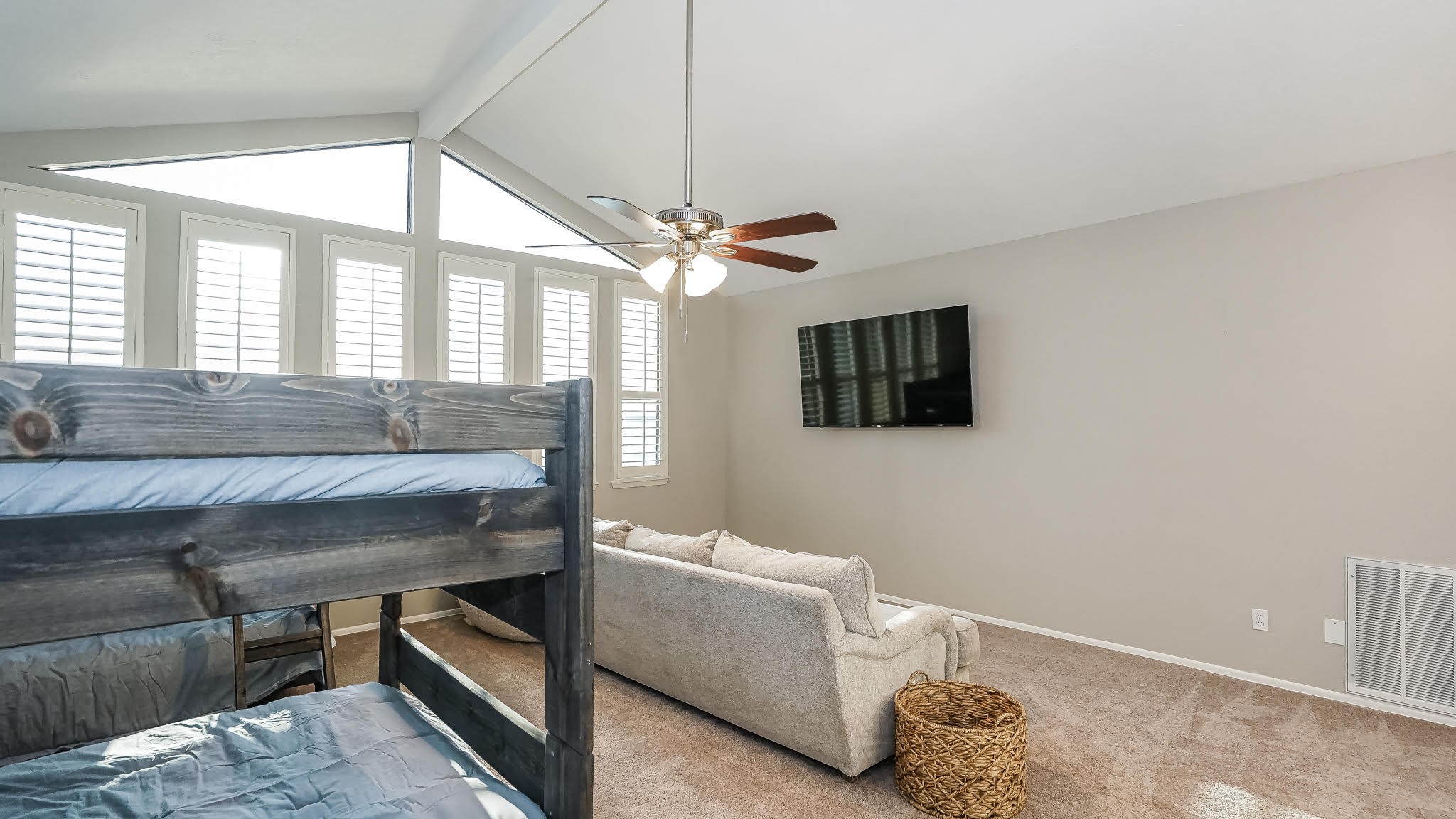 129 Capetown Conroe, TX 77356 - Photo 21 of 35 a living room with furniture and a ceiling fan