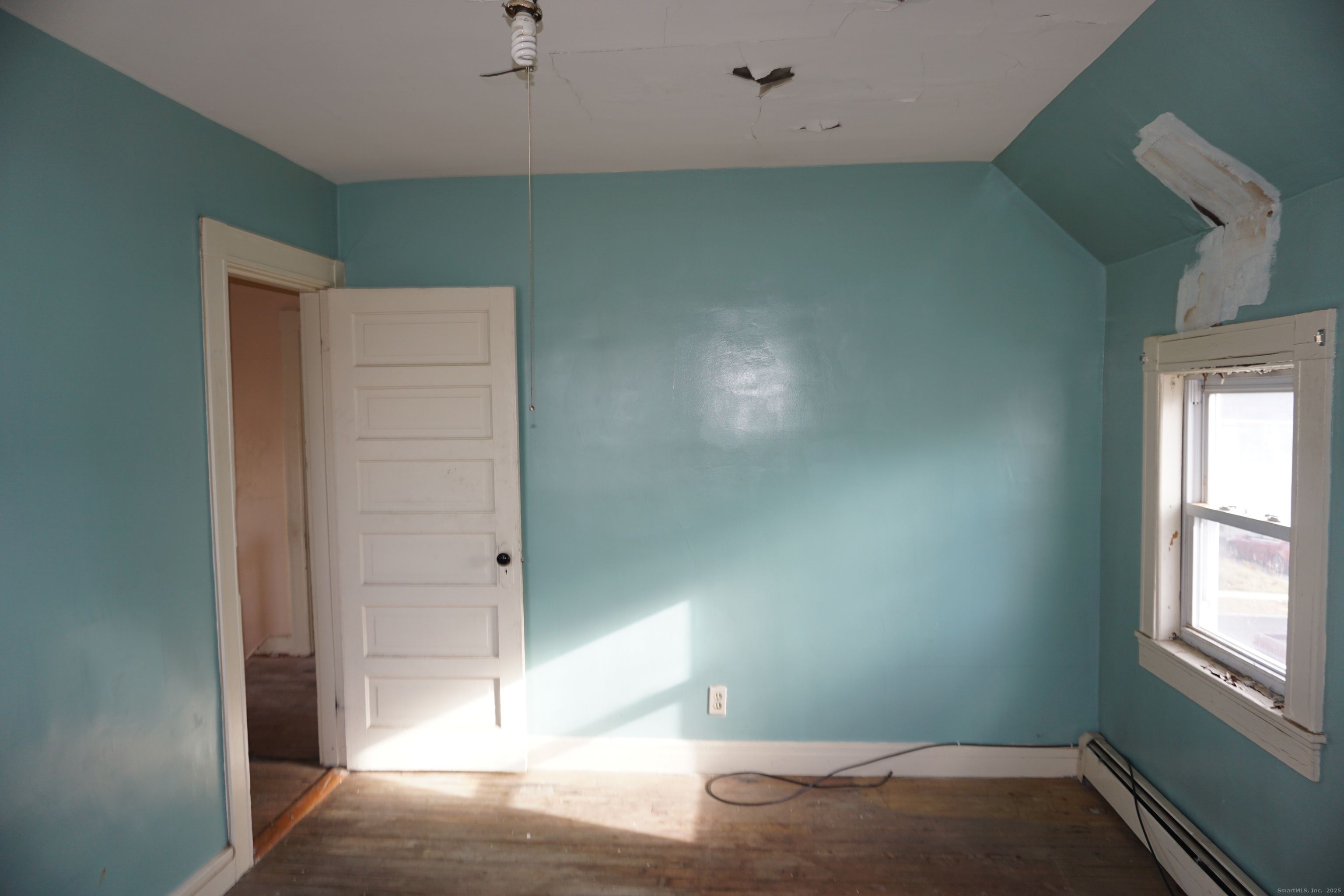 37 Franklin Street Ludlow, MA 01056 - Photo 16 of 22 a room with window