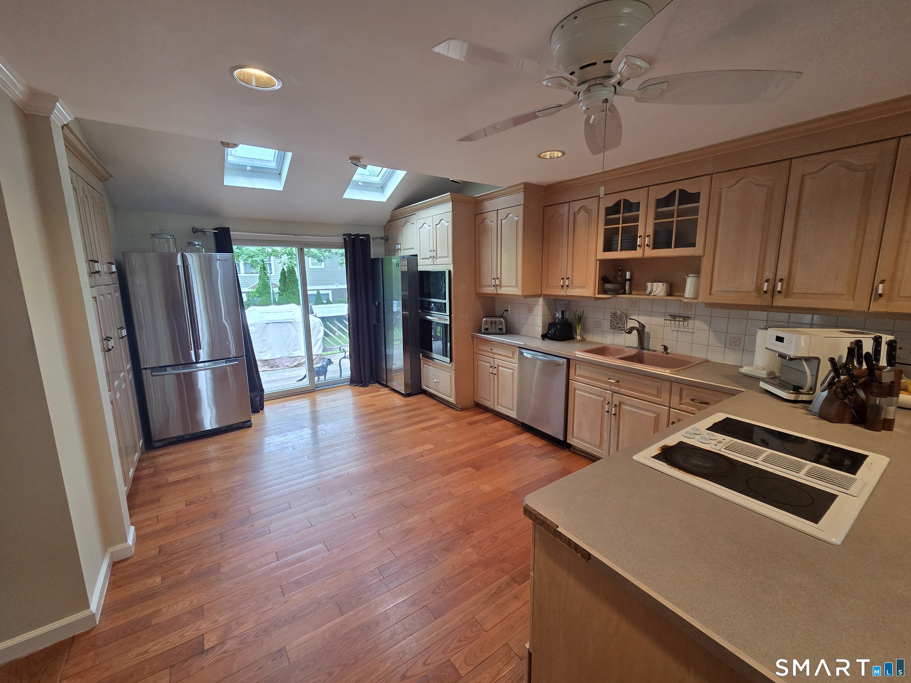 156 Fieldcrest Road Fairfield, CT 06825 - Photo 12 of 26