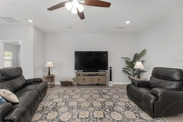 $352,500 | 17352 Northwest 172nd Avenue, Alachua, FL 32615