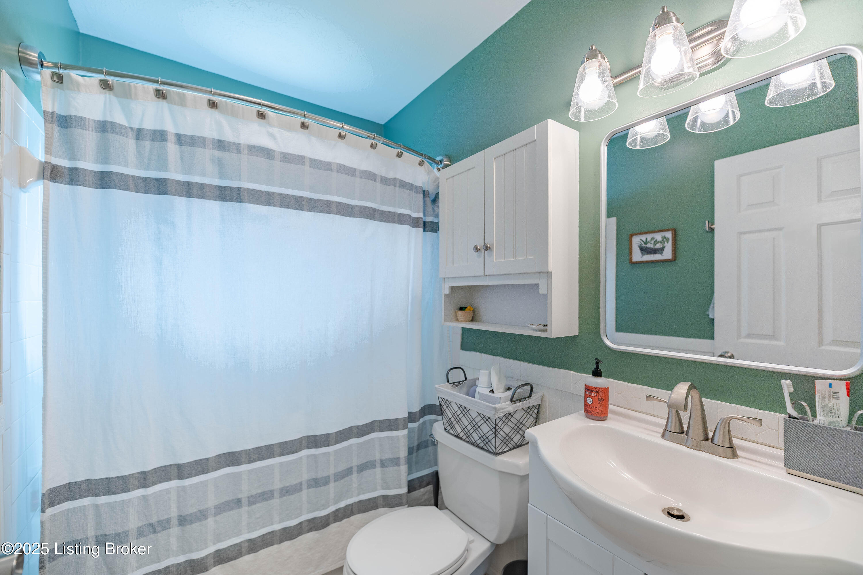 6610 Price Ln Road Louisville, KY 40229 - Photo 13 of 20 DSC01968-HDR