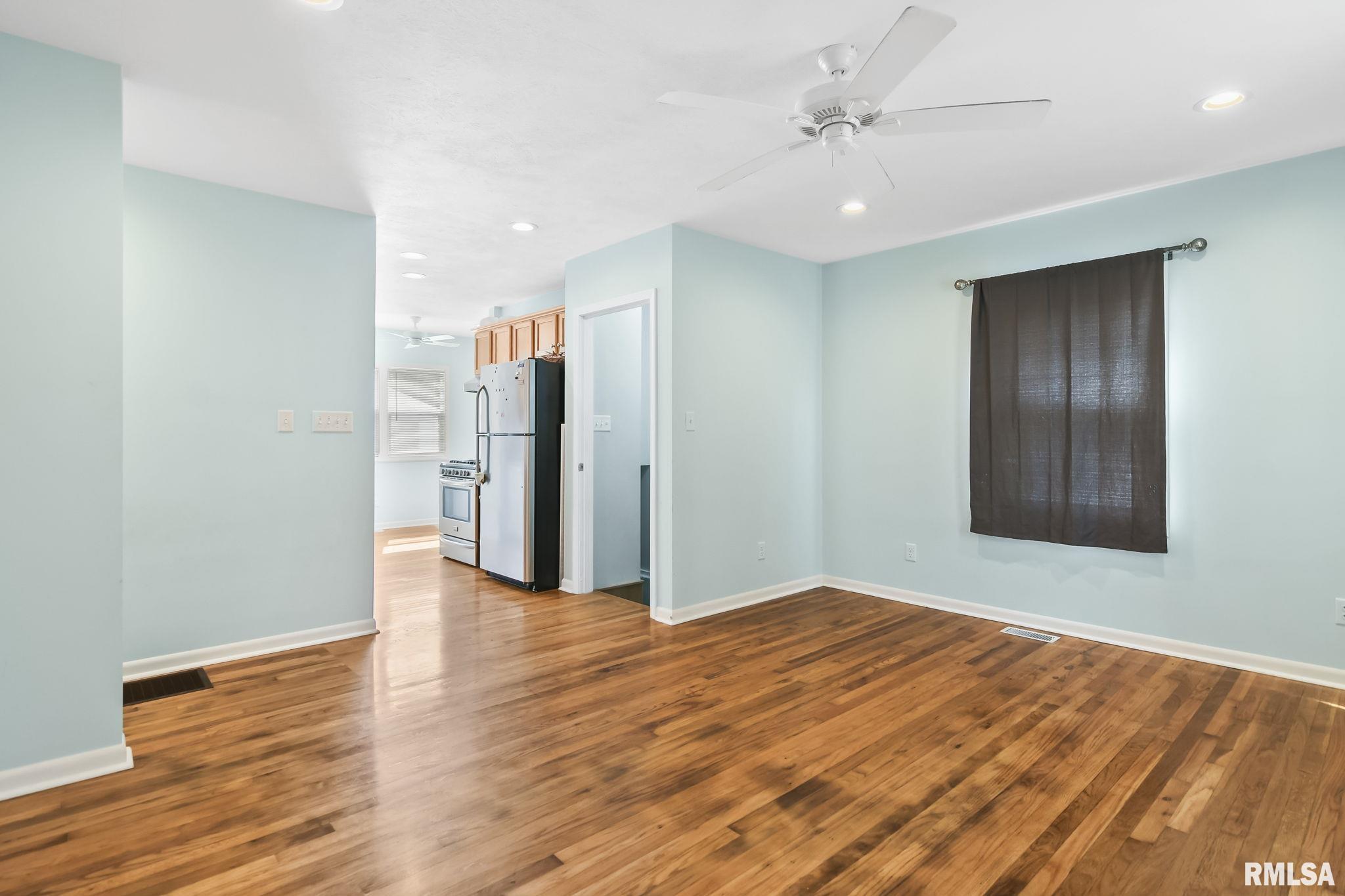 2464 South 11th Street Springfield, IL 62703 - Photo 4 of 28
