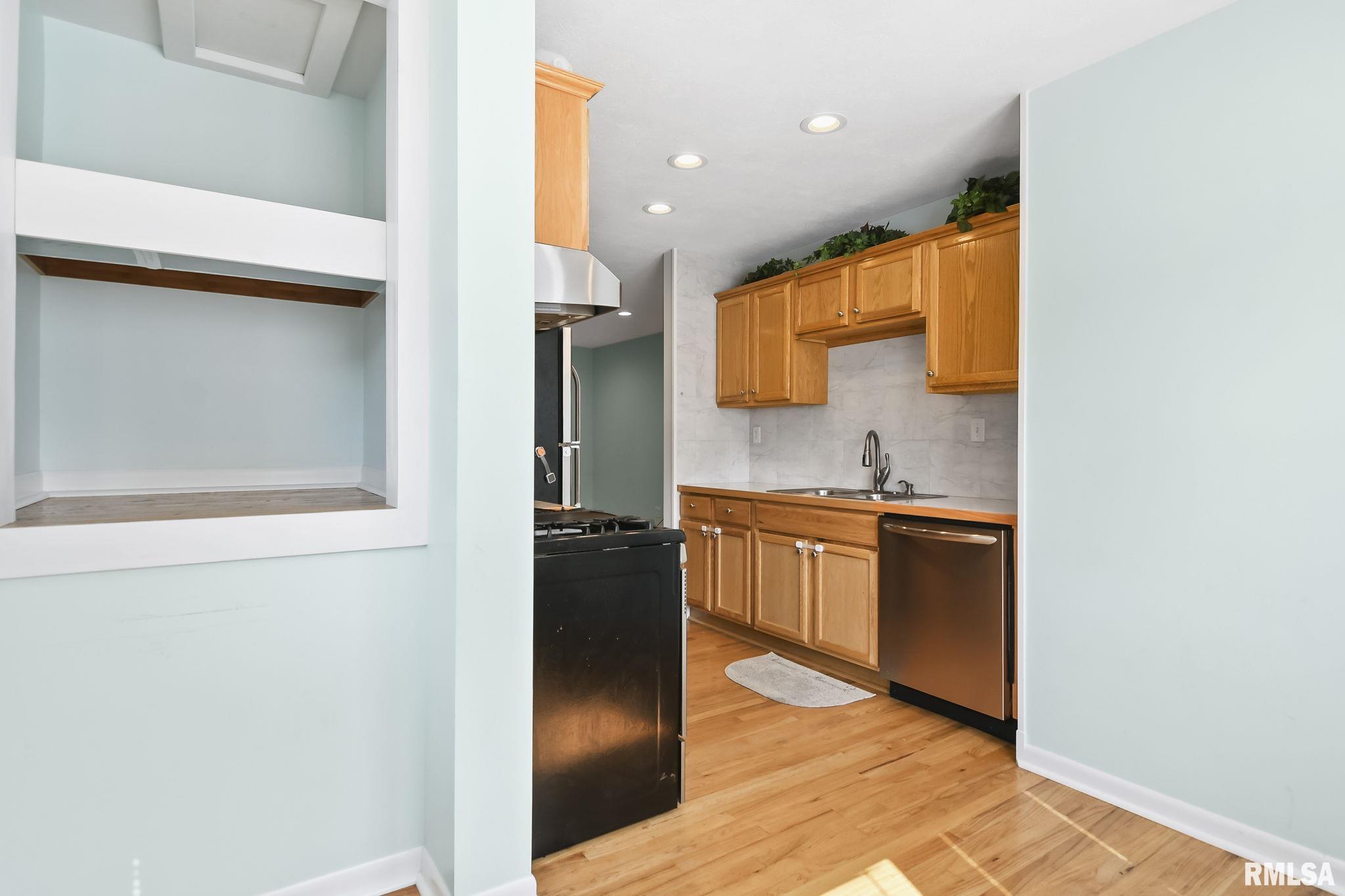 2464 South 11th Street Springfield, IL 62703 - Photo 7 of 28