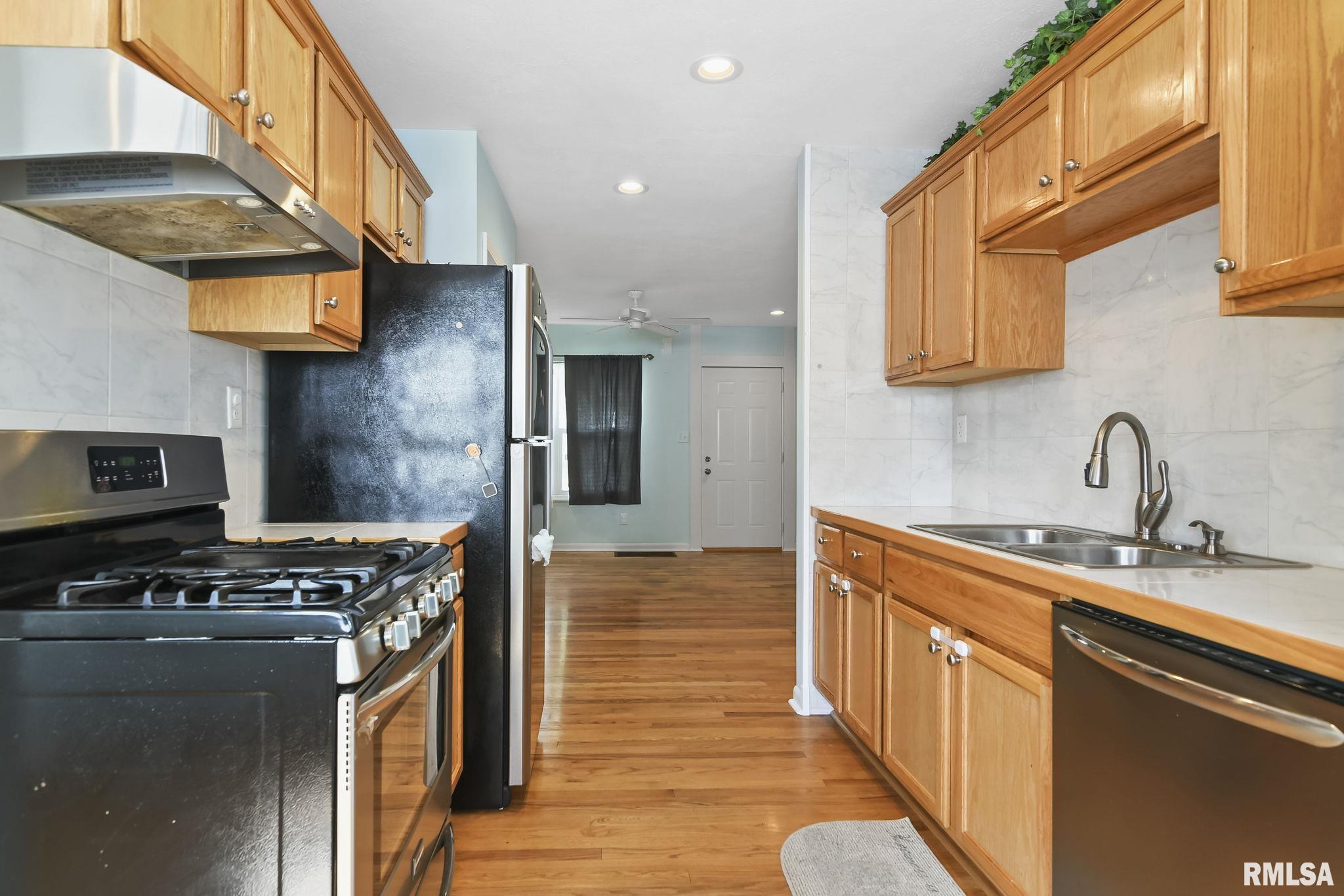 2464 South 11th Street Springfield, IL 62703 - Photo 8 of 28