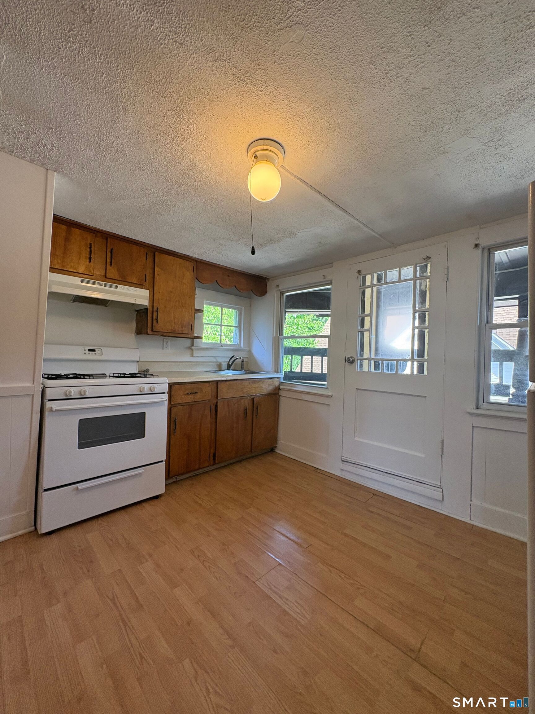 51 Griswold Street, Unit 5 Meriden, CT 06450 - Photo 1 of 11
