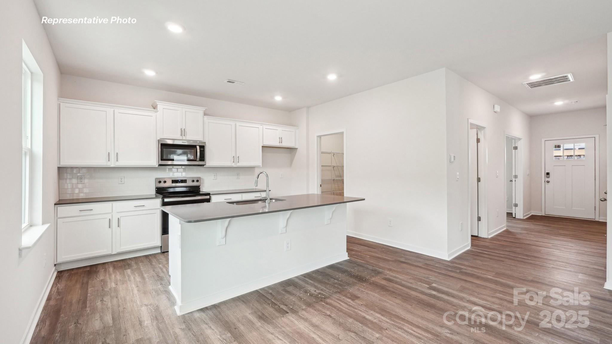 5244 Reedy Rdg Road Charlotte, NC 28215 - Photo 11 of 34 Gallery Image 11