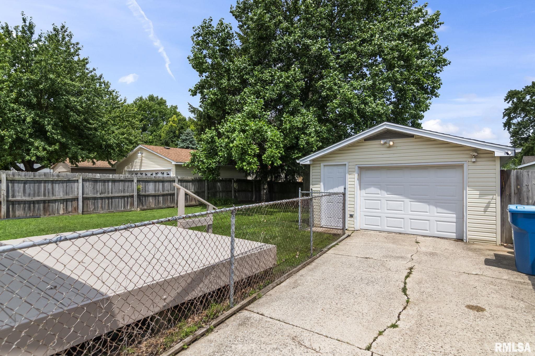 3025 East Griffiths Avenue Springfield, IL 62702 - Photo 30 of 34