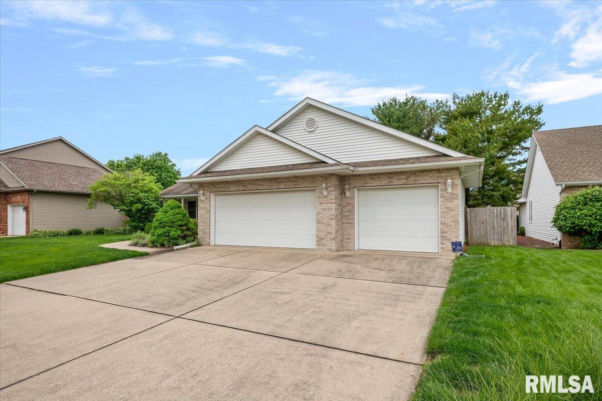 2601 Chicory Drive Springfield, IL 62711 - Photo 3 of 50