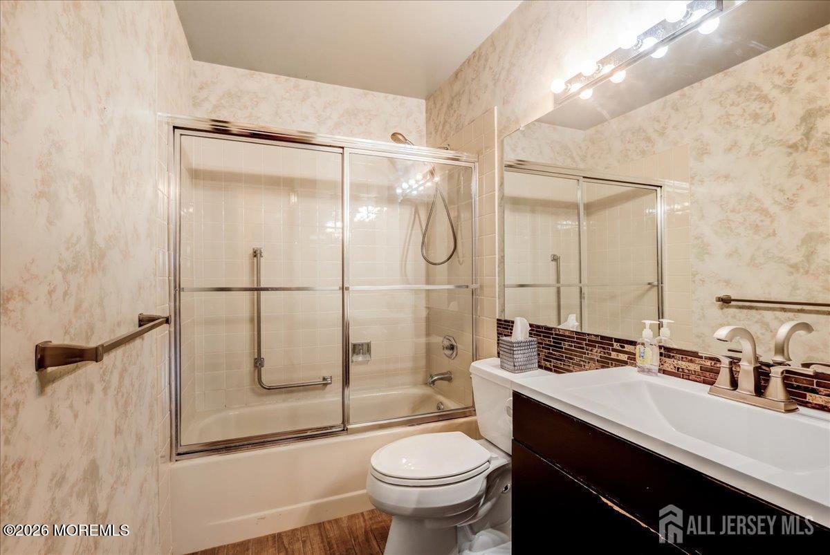 38 Rutland Lane, Unit C Monroe Township, NJ 08831 - Photo 13 of 17 Main Bath