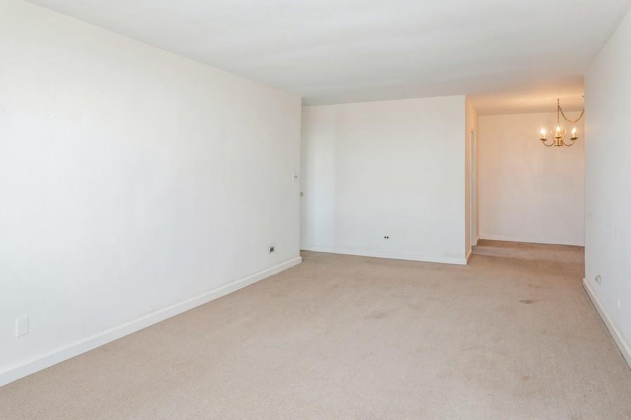 8301 Ridge Boulevard, Unit 6F Brooklyn, NY 11209 - Photo 8 of 24 a view of a room