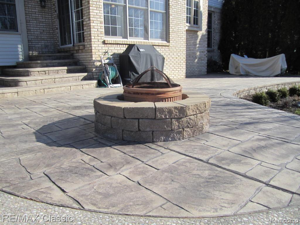 2393 Pleasant View Drive Rochester, MI 48306 - Photo 37 of 40 fire pit.jpg
