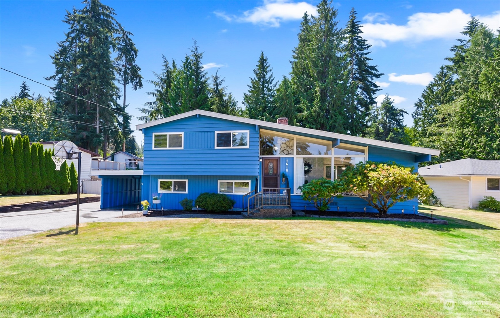 7618 191st Street Southwest Edmonds, WA 98026 - Photo 1 of 40 Gallery Image 1