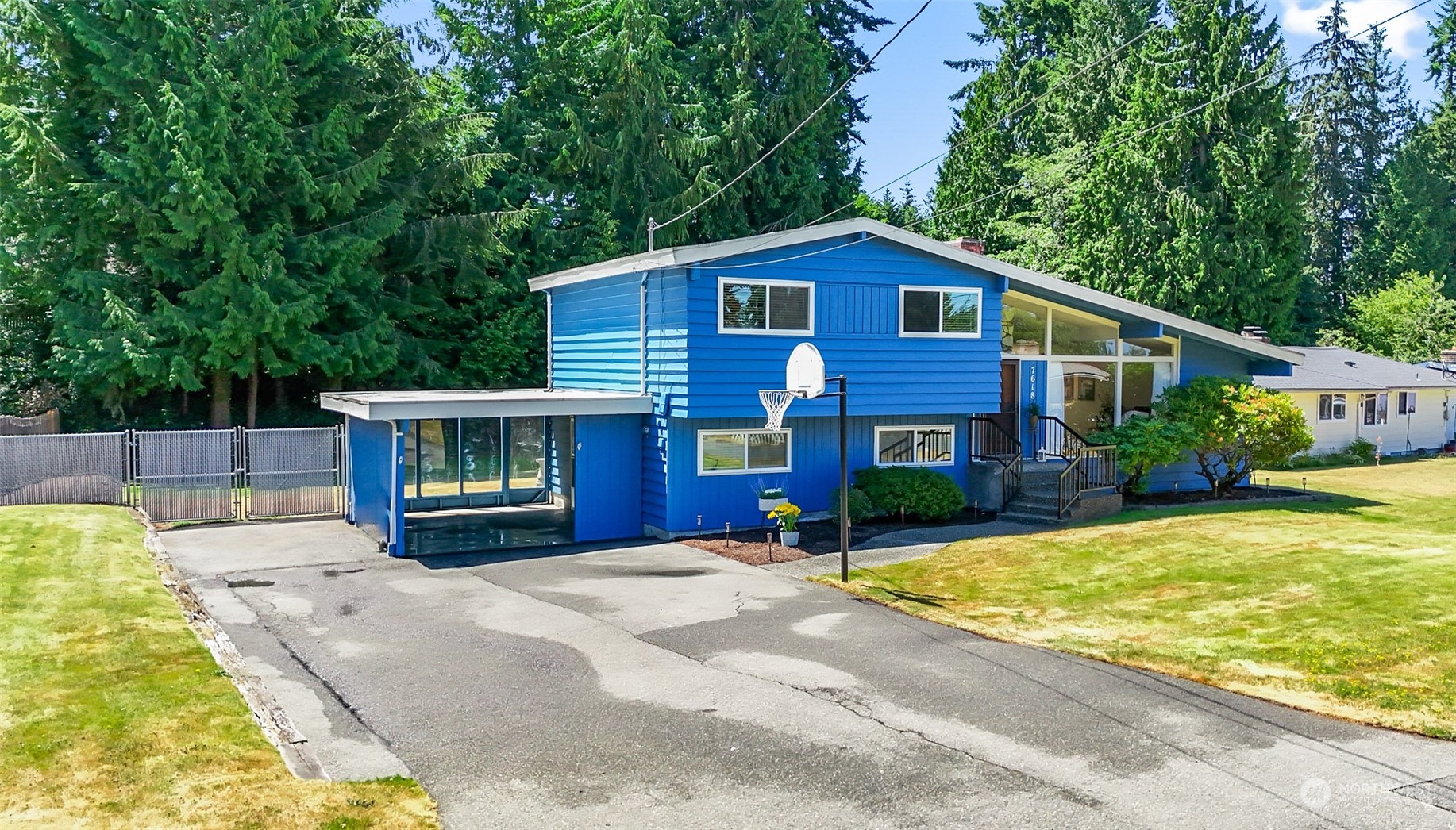 7618 191st Street Southwest Edmonds, WA 98026 - Photo 2 of 40 Gallery Image 2