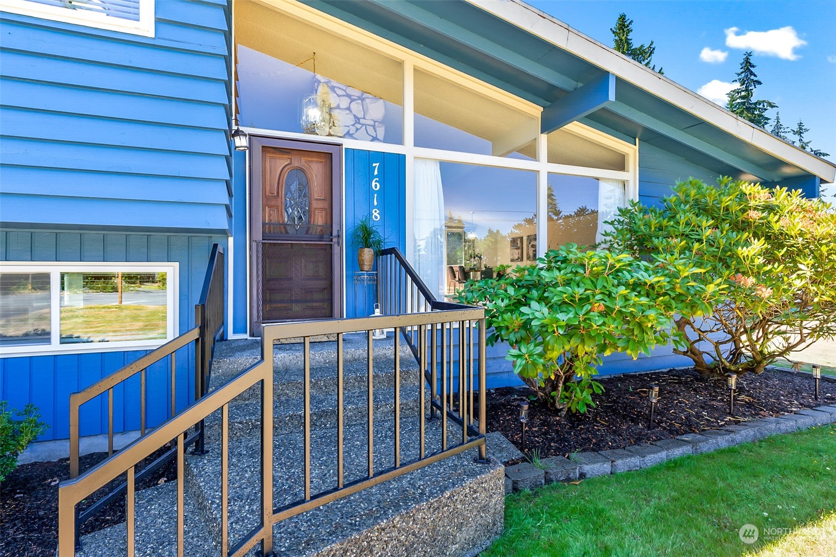 7618 191st Street Southwest Edmonds, WA 98026 - Photo 3 of 40 Gallery Image 3