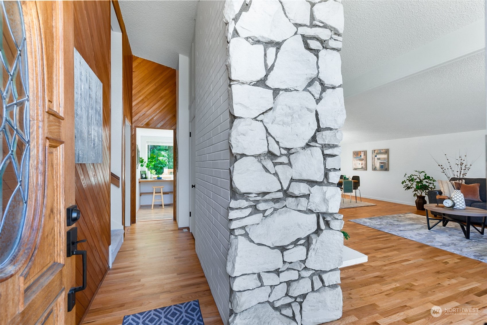 7618 191st Street Southwest Edmonds, WA 98026 - Photo 4 of 40 Gallery Image 4