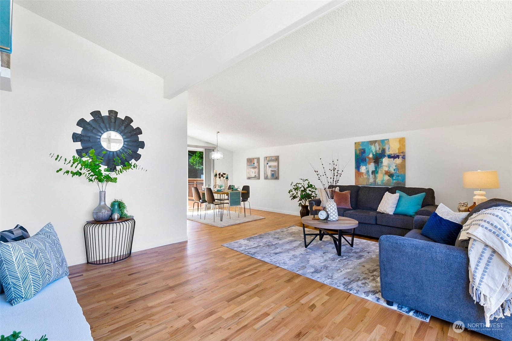 7618 191st Street Southwest Edmonds, WA 98026 - Photo 5 of 40 Gallery Image 5