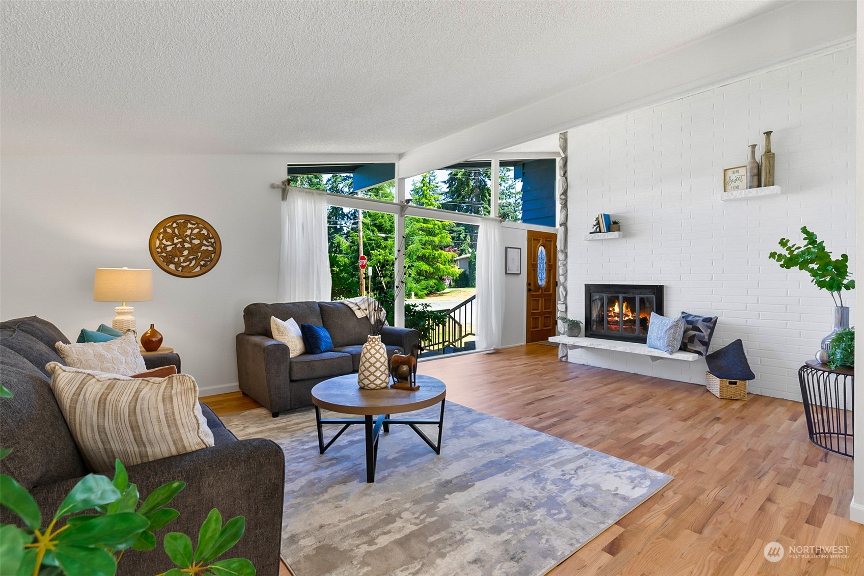 7618 191st Street Southwest Edmonds, WA 98026 - Photo 7 of 40 Gallery Image 7