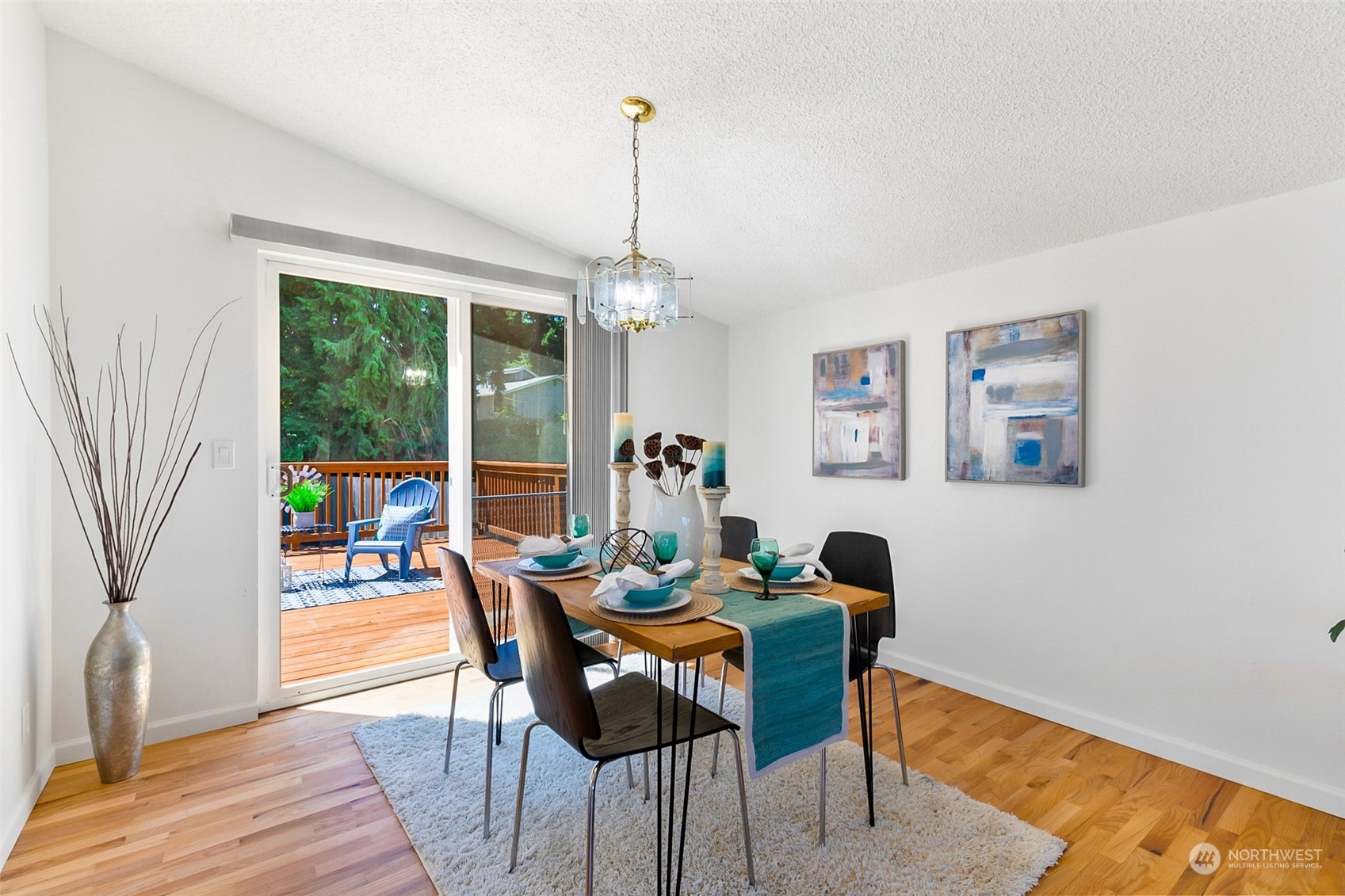 7618 191st Street Southwest Edmonds, WA 98026 - Photo 9 of 40 Gallery Image 9