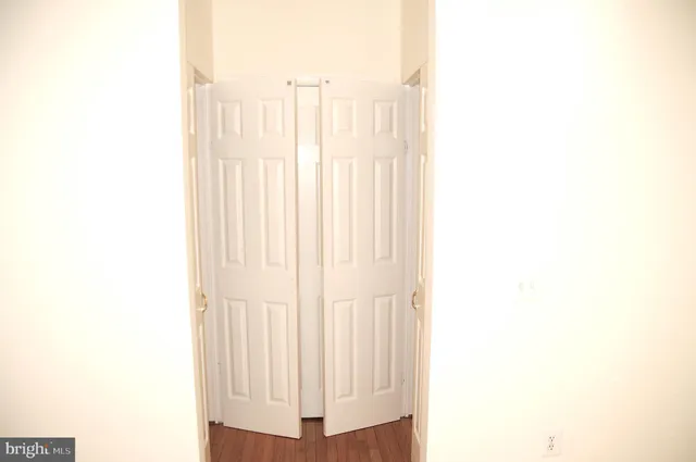 $2,300 | 4142 Fountainside Lane, Unit 104, Fairfax, VA 22030