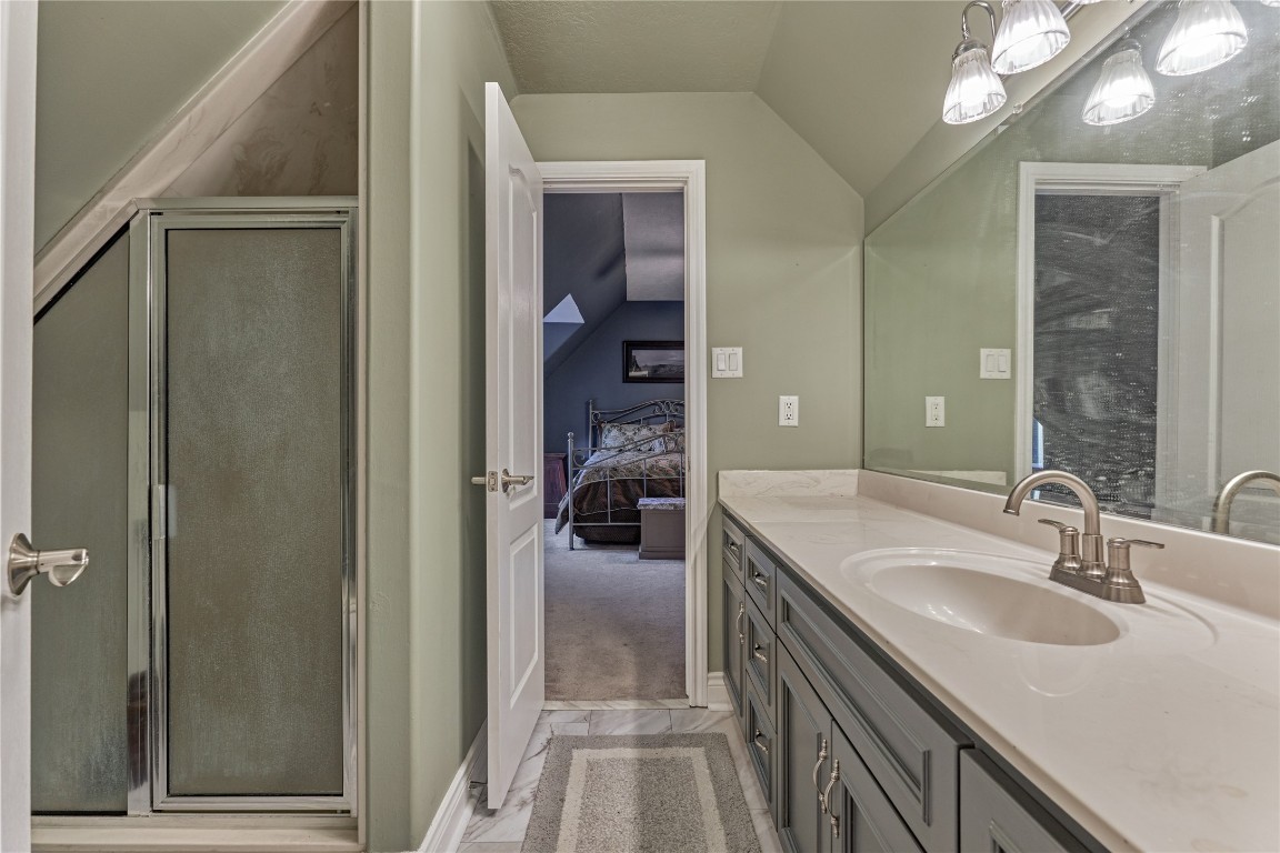 27 Bent Tree Lane Montgomery, TX 77356 - Photo 37 of 50 Bath w/vanity and shower for the 4th bedroom.