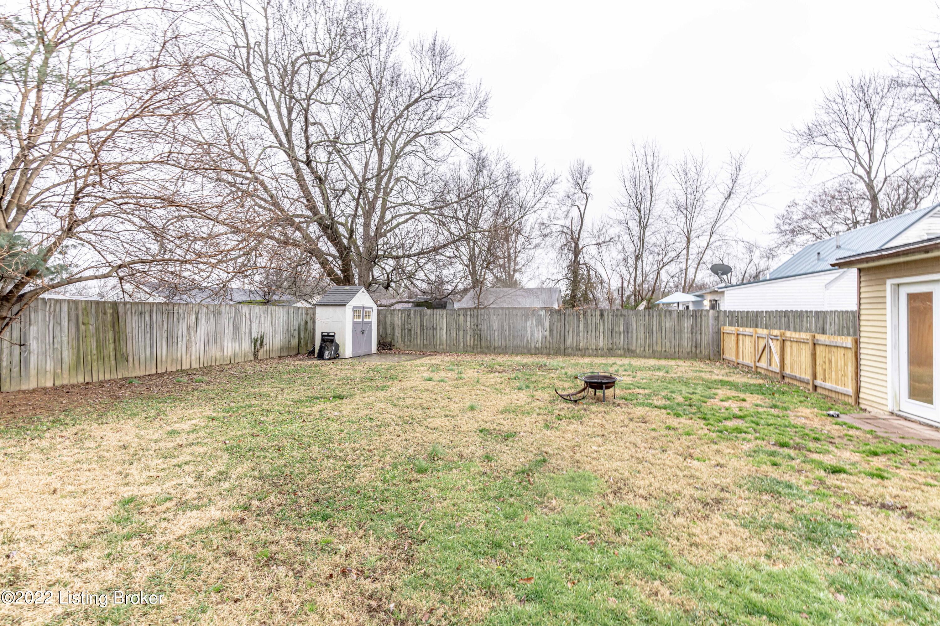 9221 Cornflower Road Louisville, KY 40272 - Photo 22 of 25 DSC03969