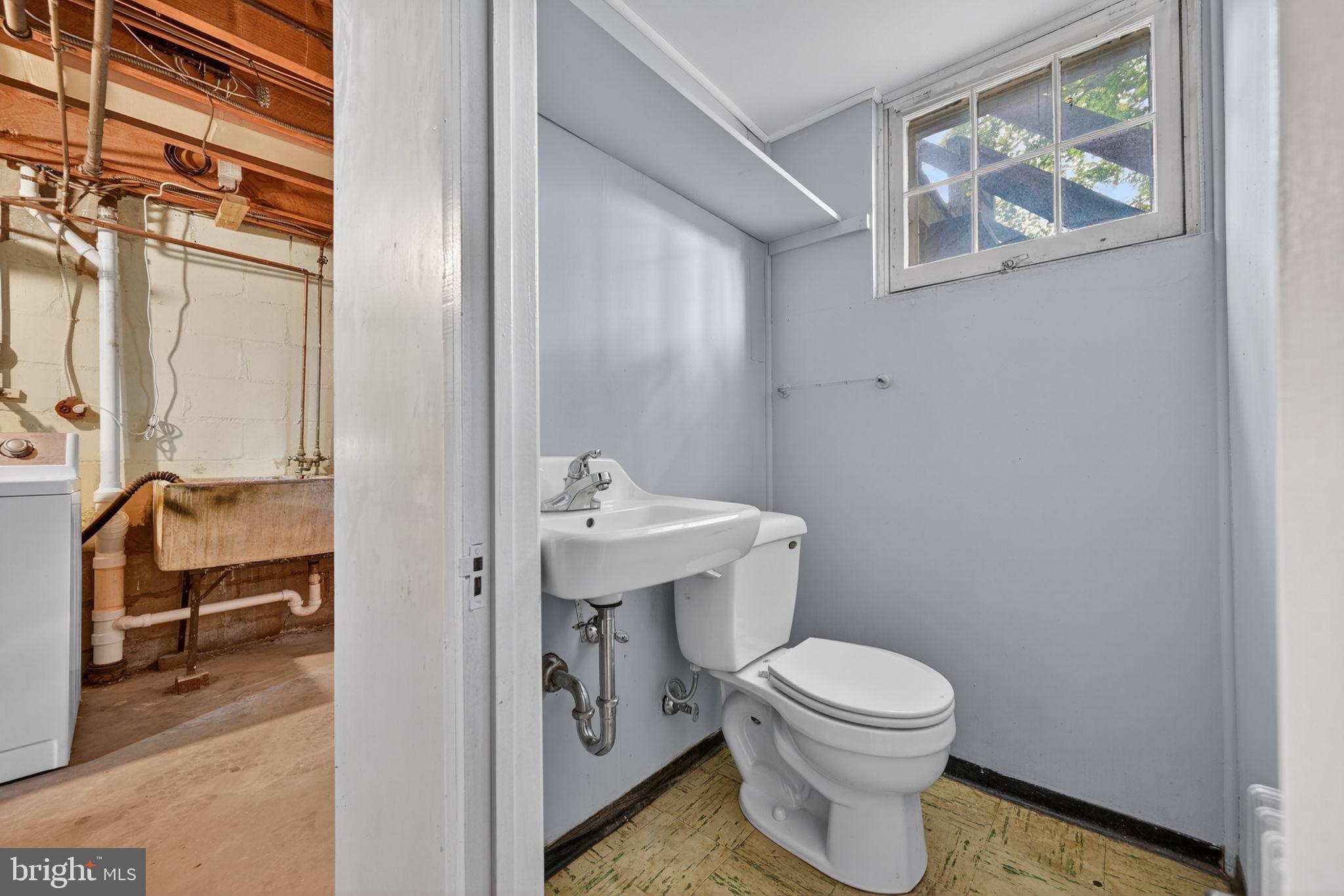 124 Dunkirk Road Baltimore, MD 21212 - Photo 32 of 42 Half Bath