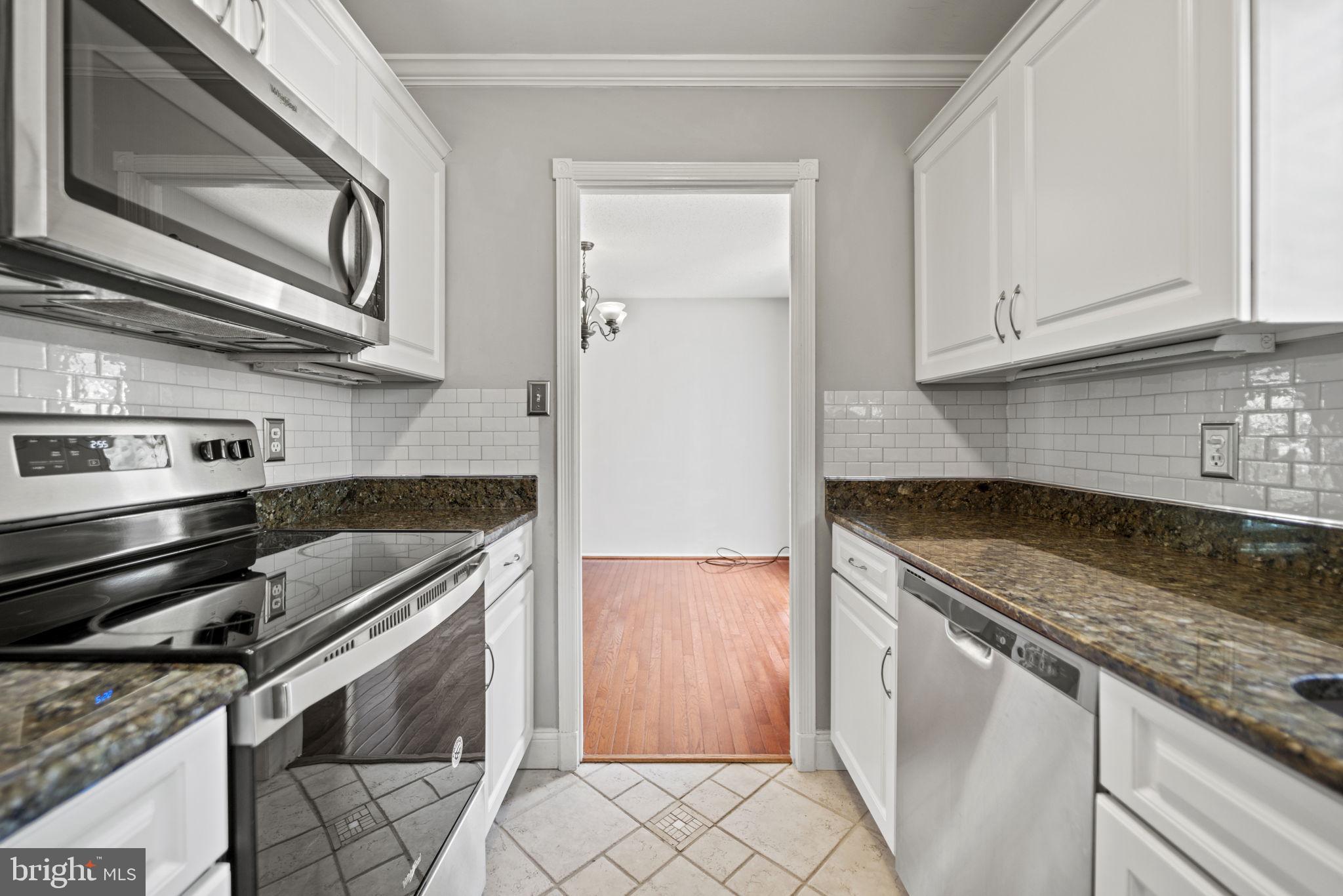 2362 Hunters Square Court Reston, VA 20191 - Photo 14 of 42