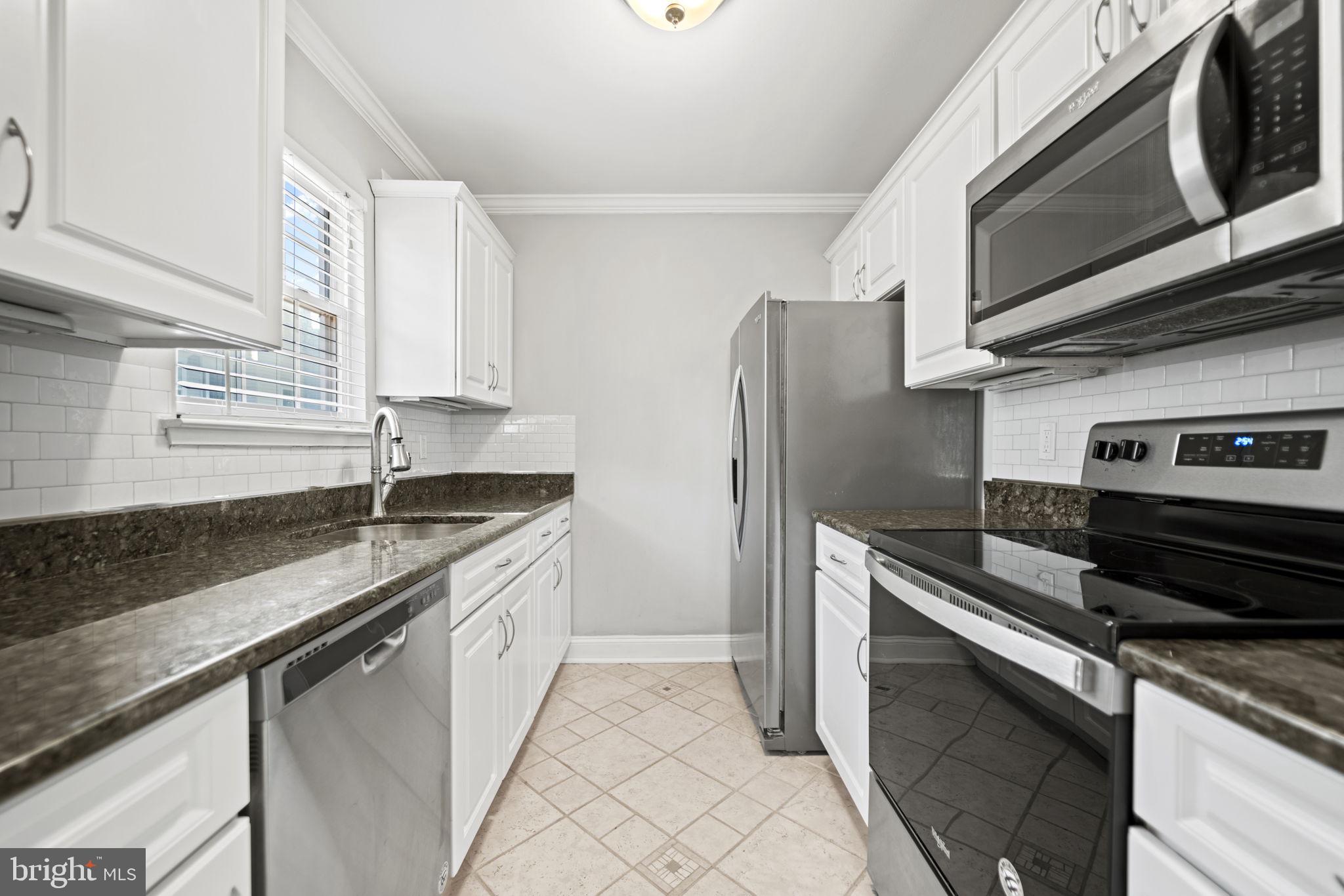 2362 Hunters Square Court Reston, VA 20191 - Photo 10 of 42