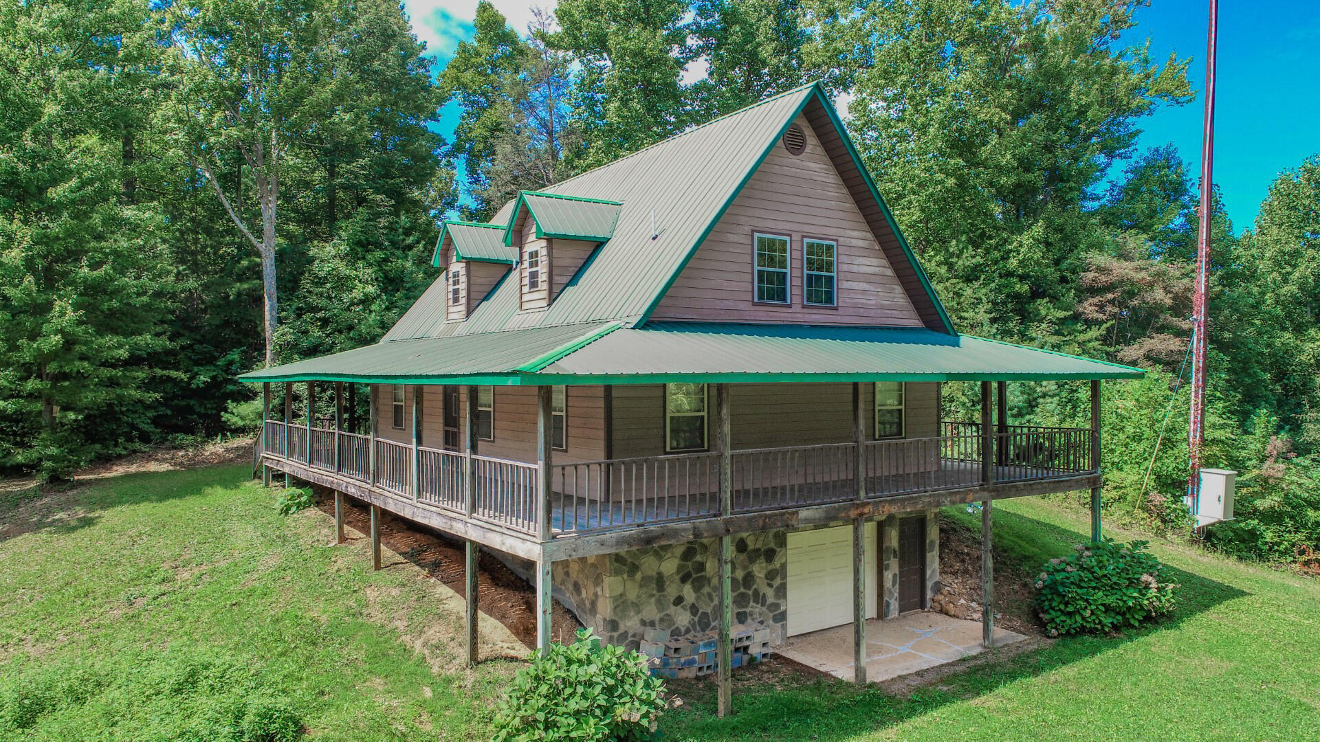 994 Ridge Hollow Road Del Rio, TN 37727 - Photo 2 of 33 2ps2