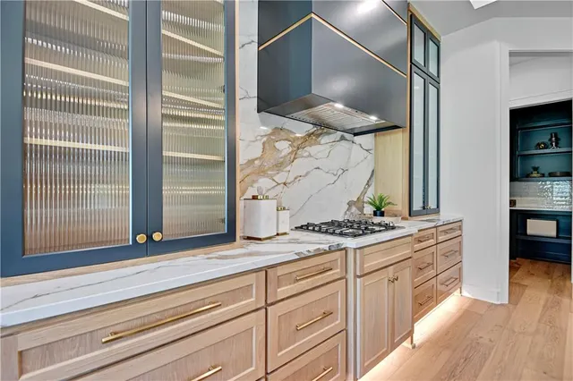 $844,900 | 25126 West 98th Place, Lenexa, KS 66227