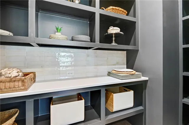 $844,900 | 25126 West 98th Place, Lenexa, KS 66227