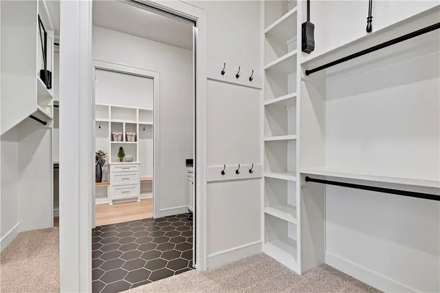 $844,900 | 25126 West 98th Place, Lenexa, KS 66227