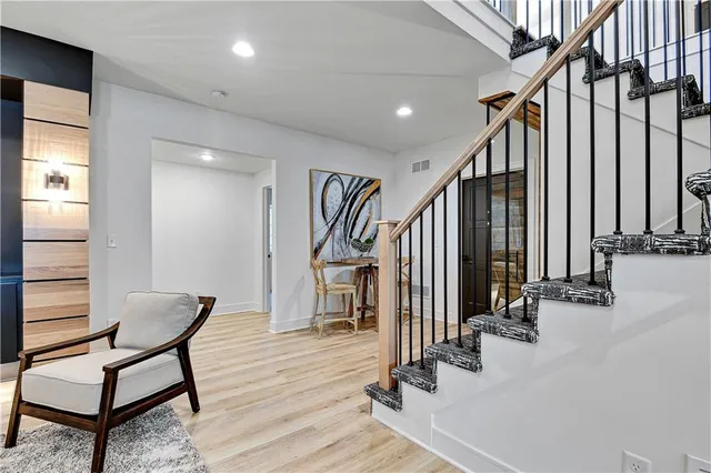 $844,900 | 25126 West 98th Place, Lenexa, KS 66227