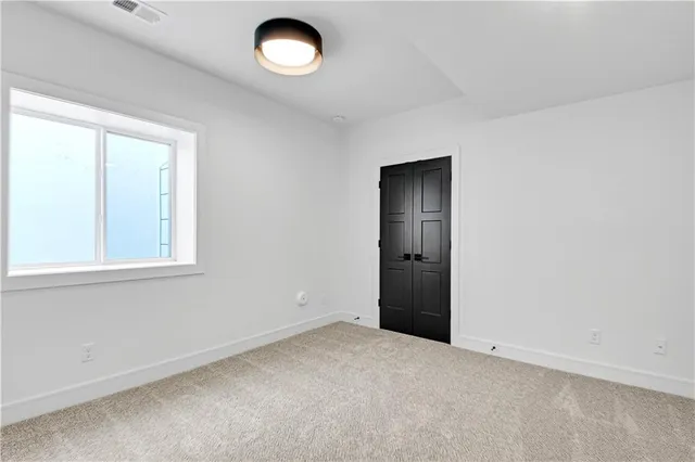 $844,900 | 25126 West 98th Place, Lenexa, KS 66227