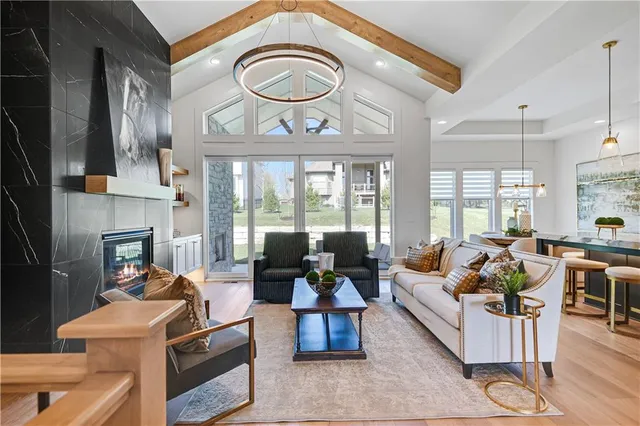 $844,900 | 25126 West 98th Place, Lenexa, KS 66227