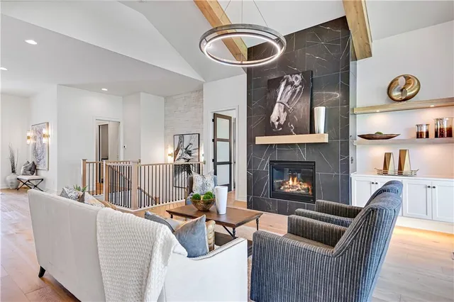 $844,900 | 25126 West 98th Place, Lenexa, KS 66227